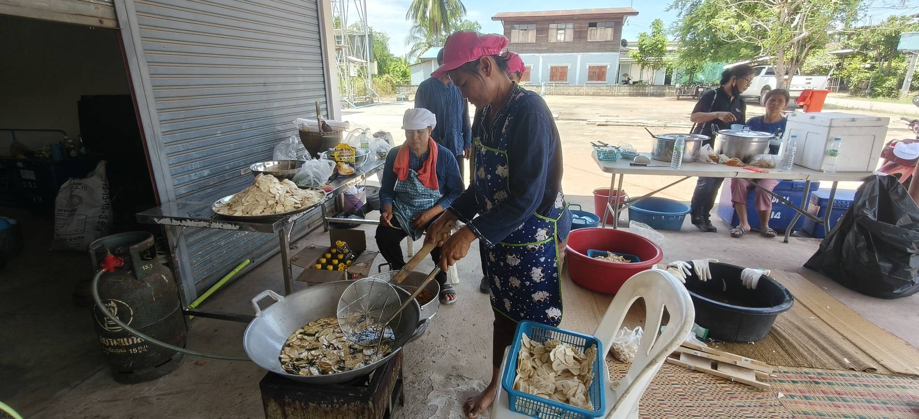 โครงการส่งเสริมอาชีพ กิจกรรมสาธิตและฝึกอาชีพ